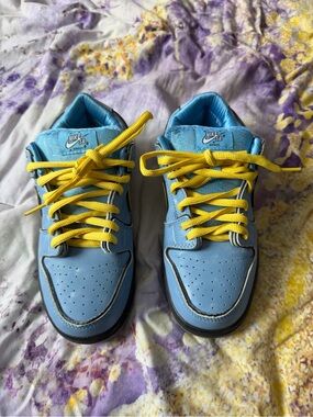 Nike SB dunk low womens size 8 Light Blue Sneaker ( power puff )